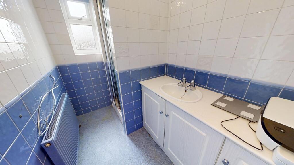 en suite shower