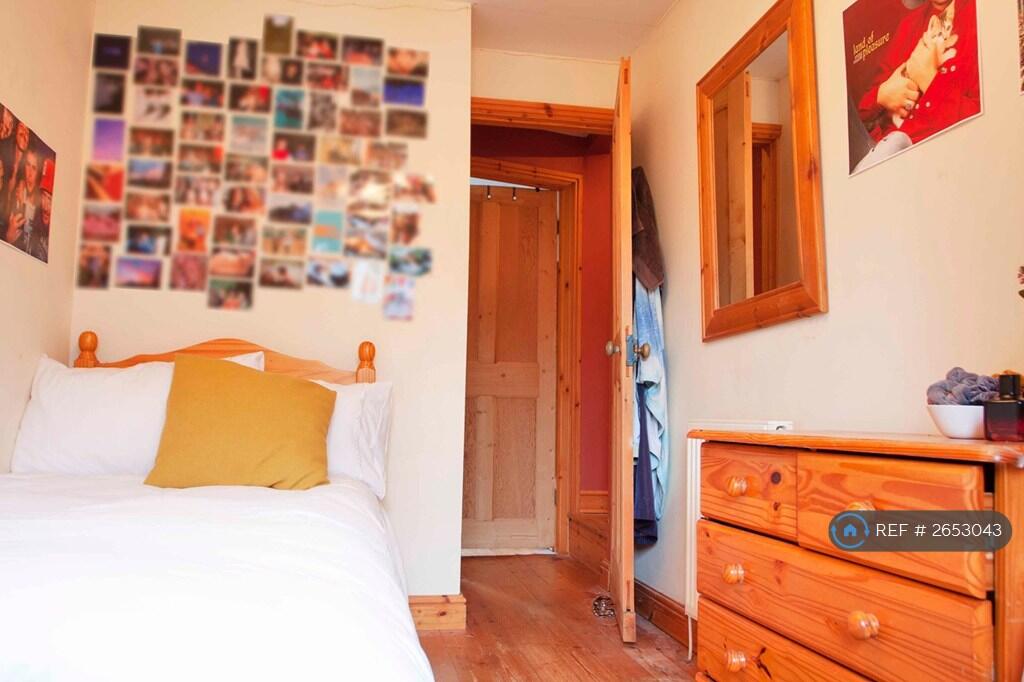 Bedroom 6 