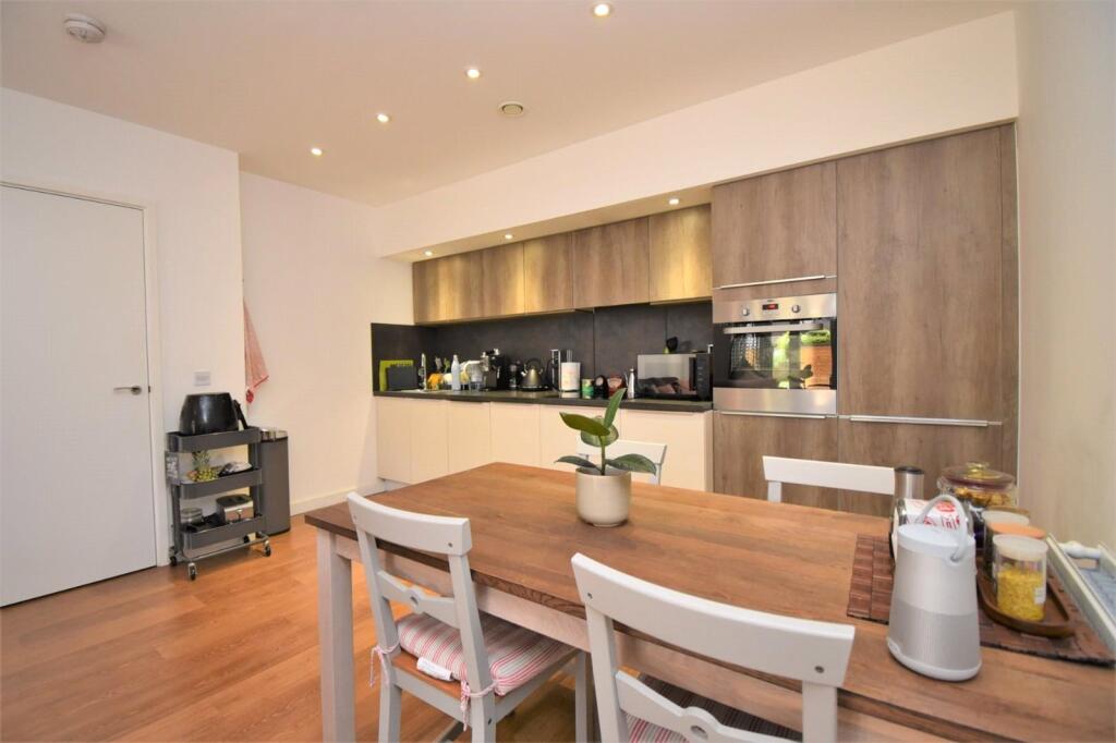Kitchen/Dining Area