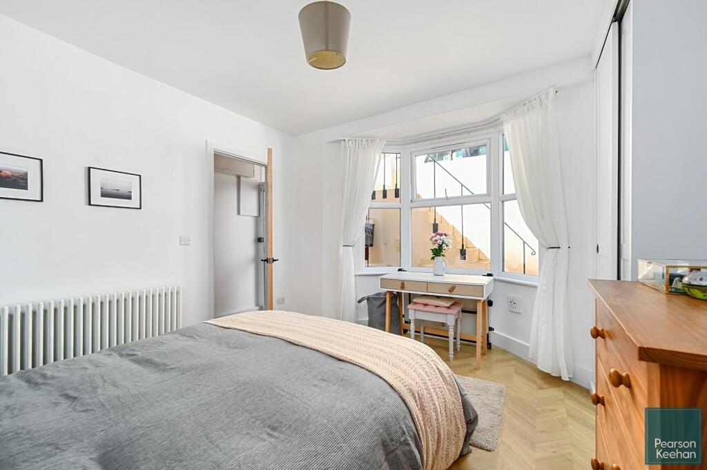 26A Robertson Road, BN1 (8).jpg