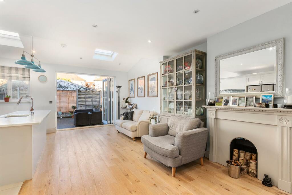 Open Plan Kitchen &amp; Living