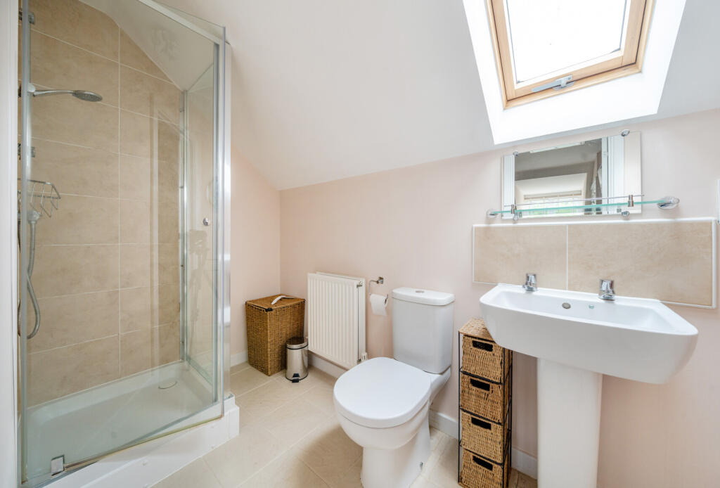 1299972-18-683594...