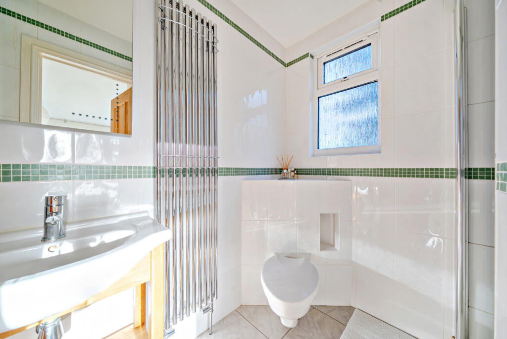 1393473-10-694557...