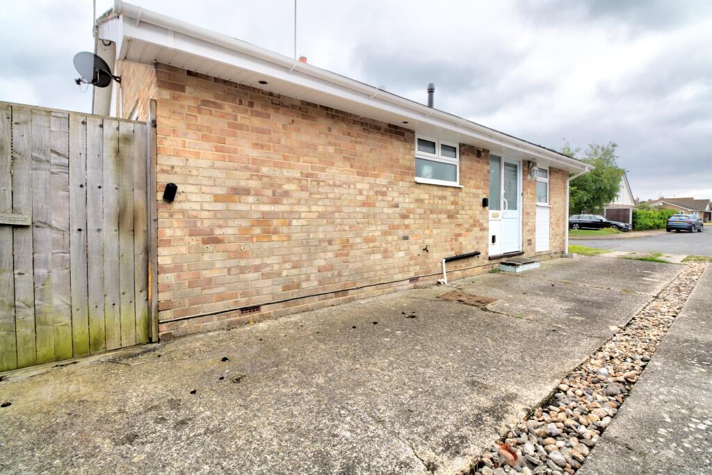Drive and side gate