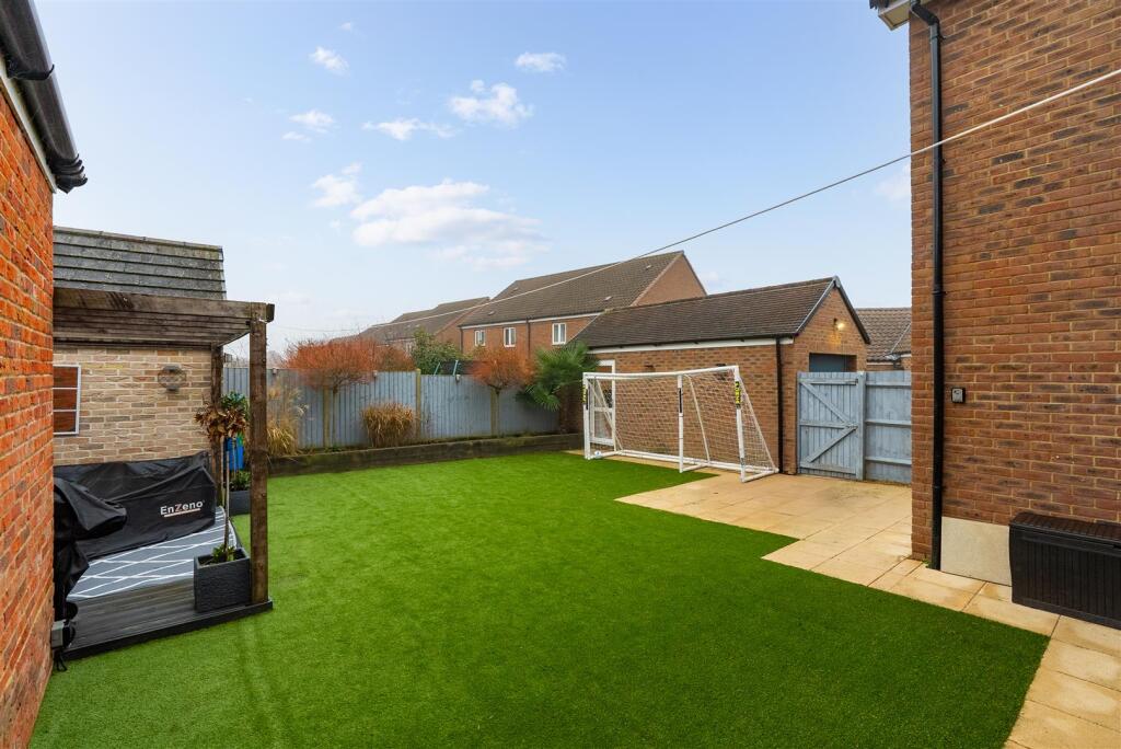 Rear Garden 2.jpg