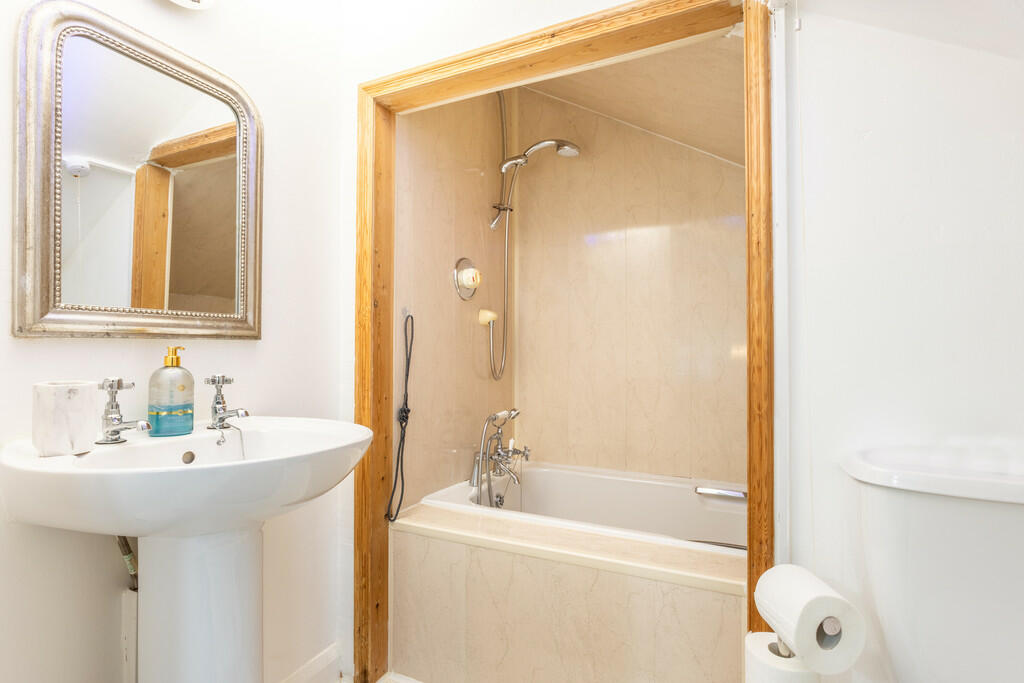 Bedroom Three En-...