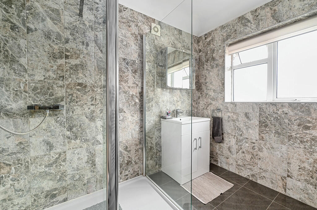 10 Fernhill Close...