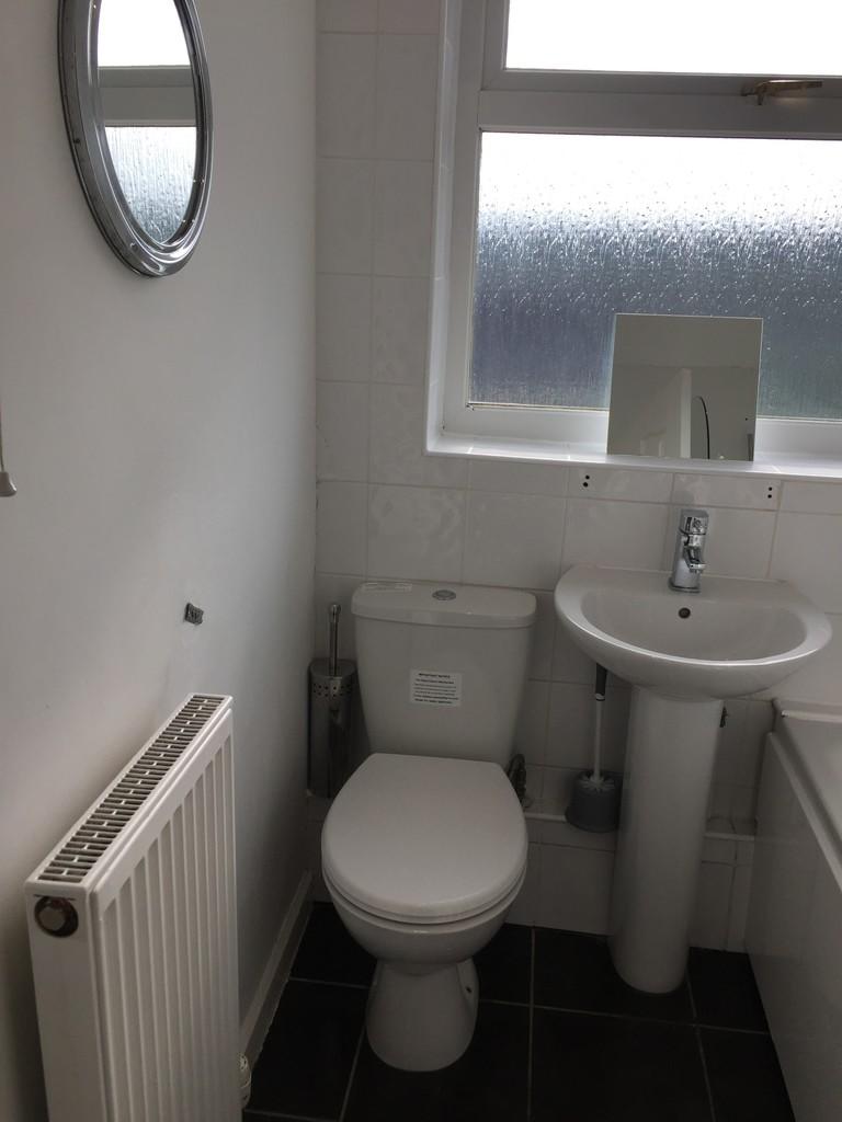 1st floor bathroo...