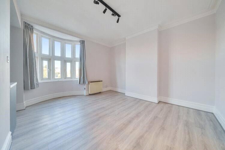 Living Room/Bedroom