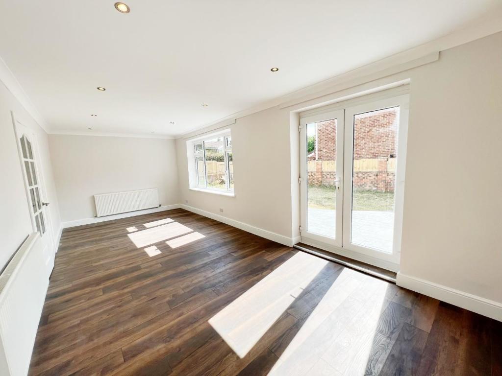 Dining Room 2.jpg