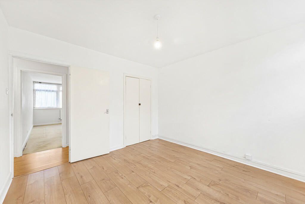Bedroom 2 (2)