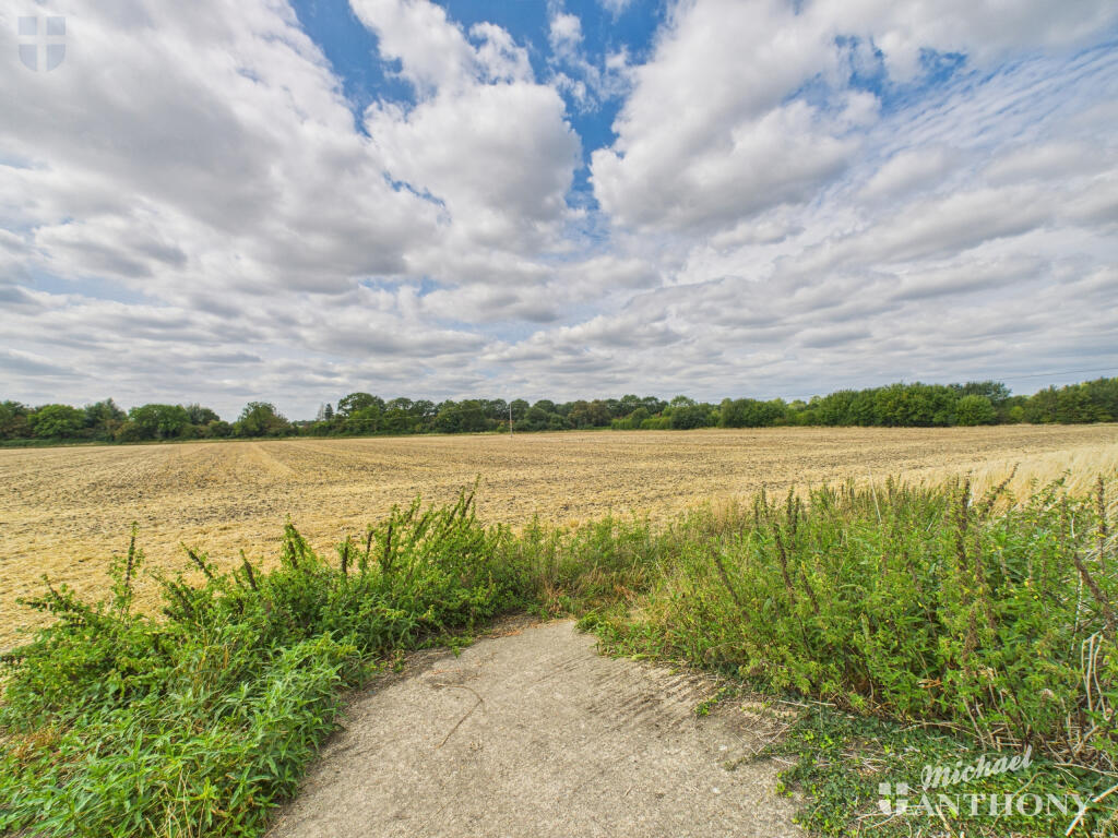 CAM03218G0-PR0747-STILL013