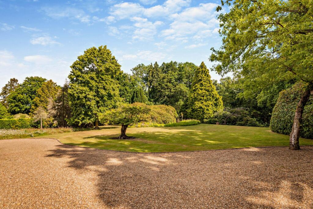 Front Drive &amp; Garden