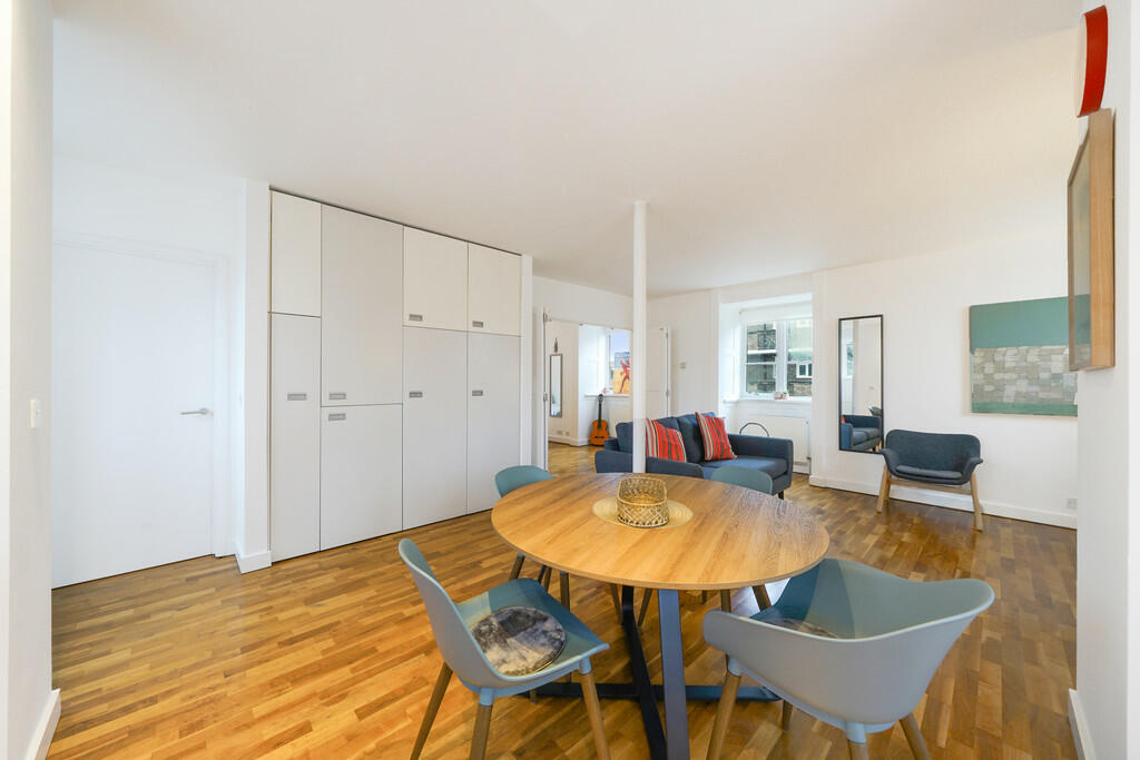 32 Hoffman Square...