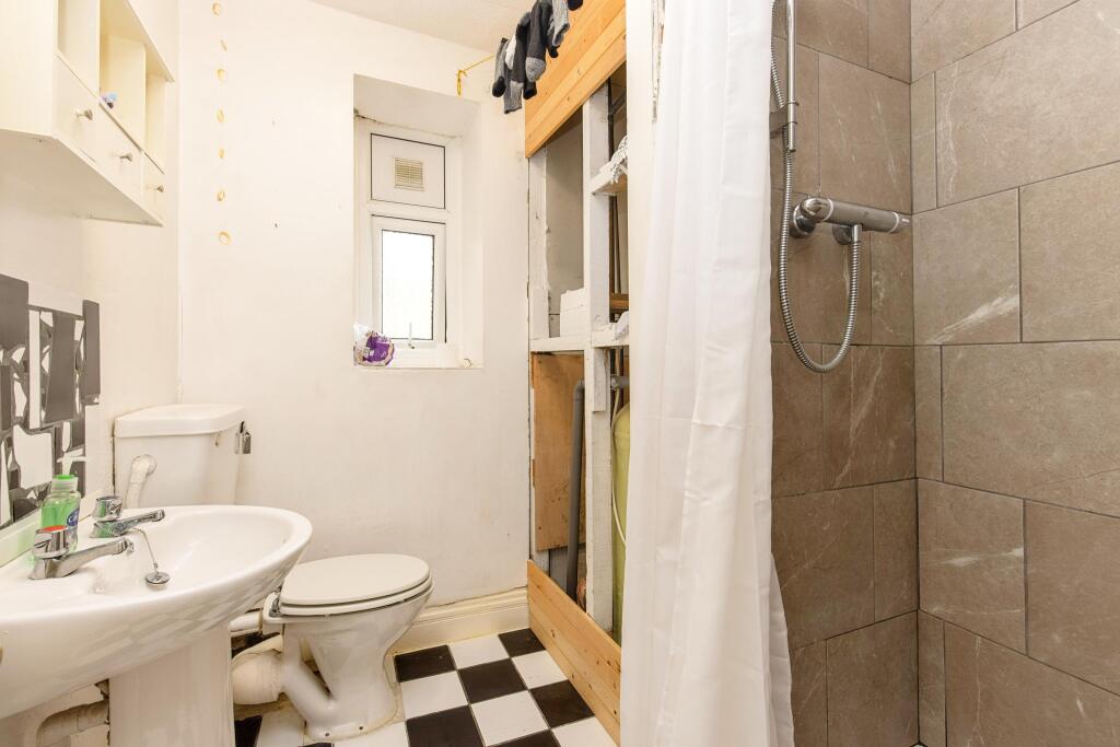 Flat 7 Shower Room