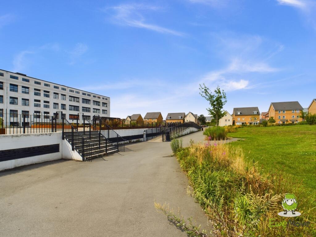 EweMove Basingstoke Estate Agents - Lilly Court - 