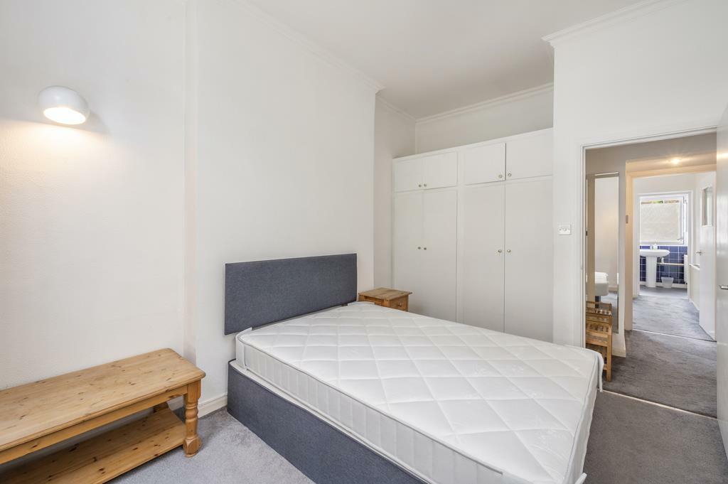 bedroom (1).jpg