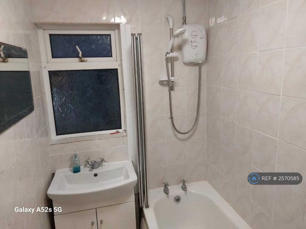 Bath Room Upstairs 