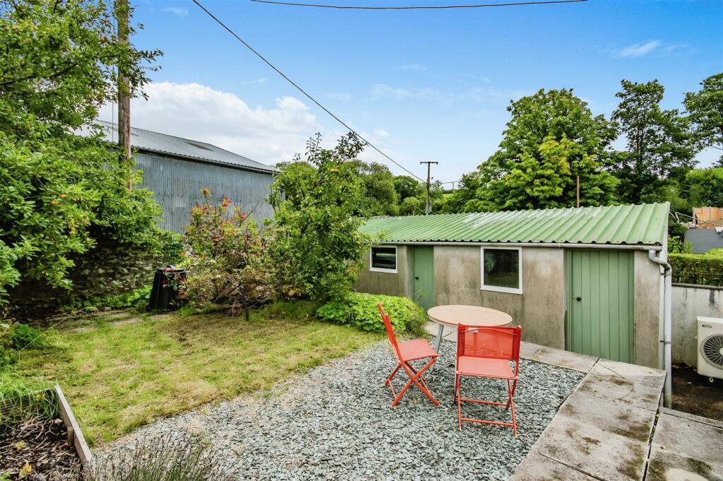 Garden / Outbuilding
