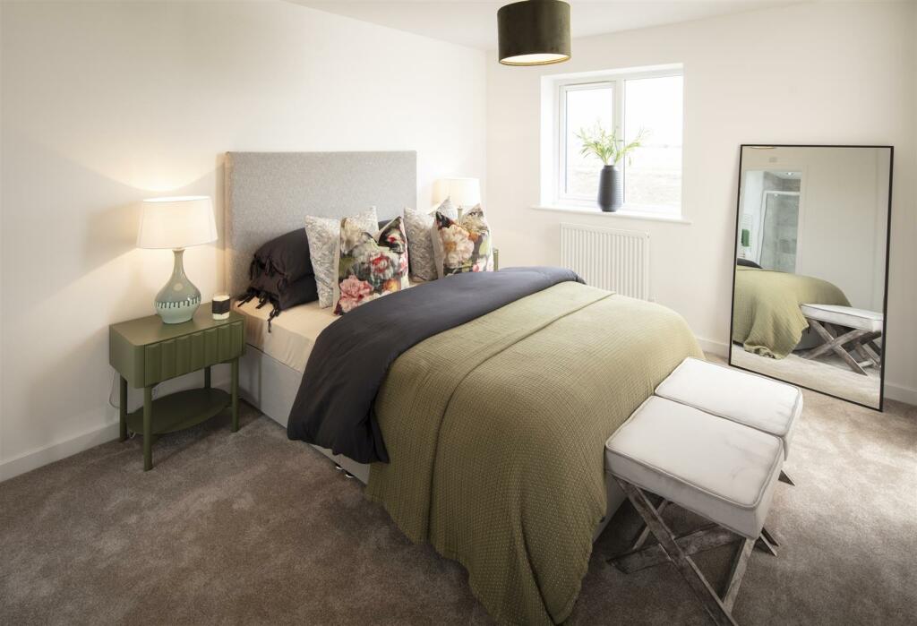 Principal bedroom