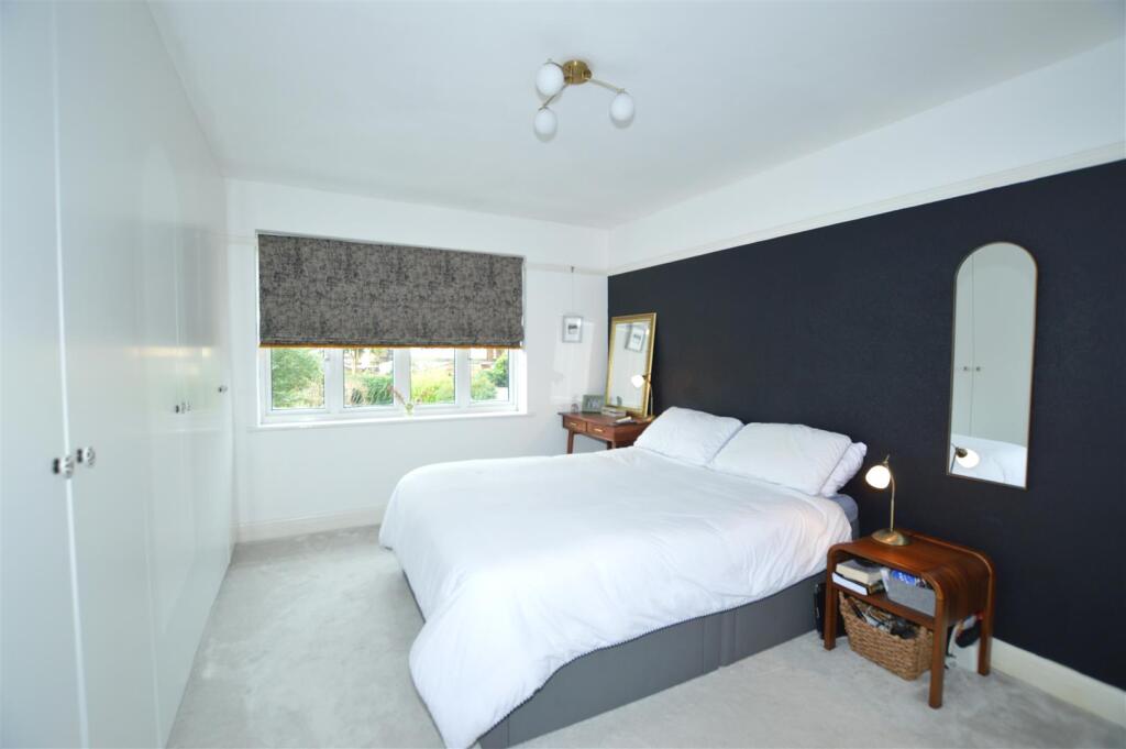 5 Millwood Road 2025 bed 1b.JPG