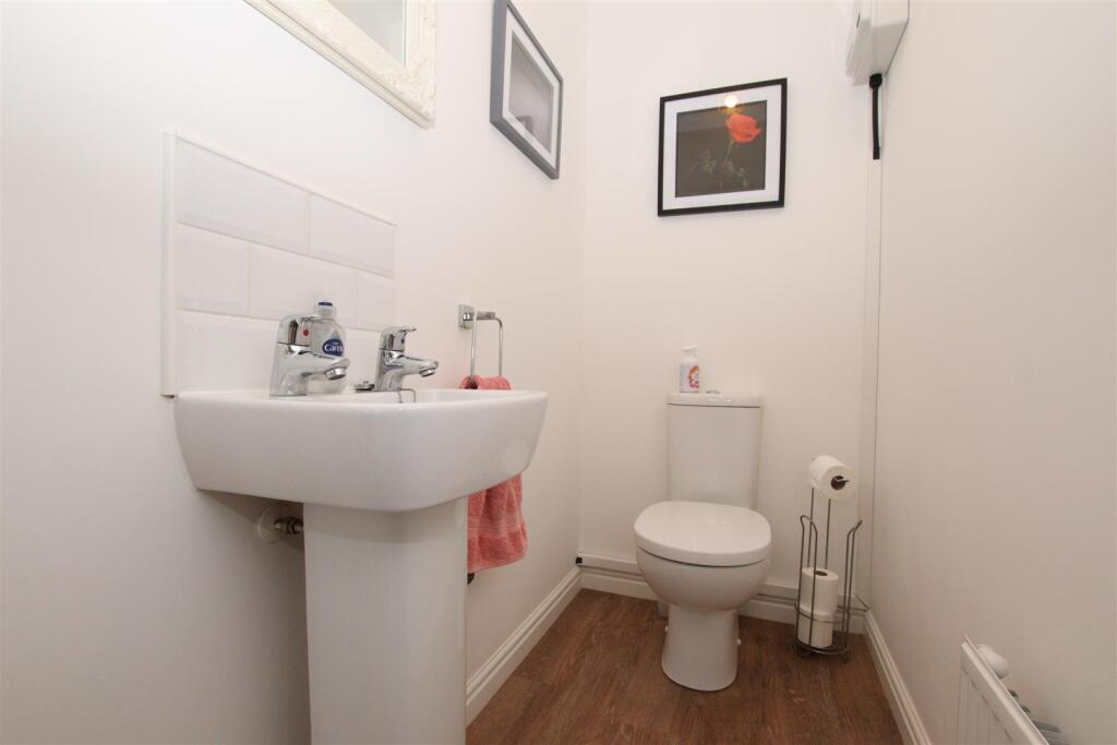 Ground Floor Cloakroom.JPG