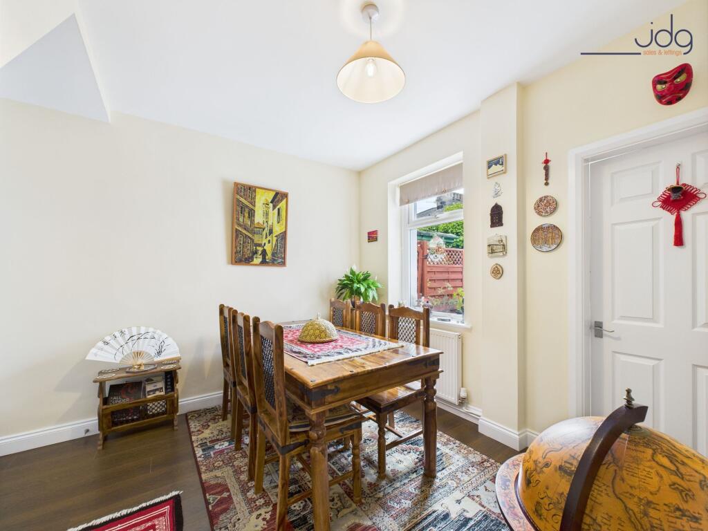Wood-effect Dining Room