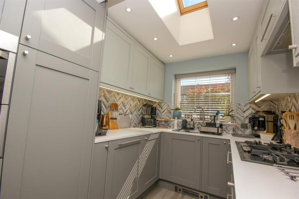 Kitchen...jpg