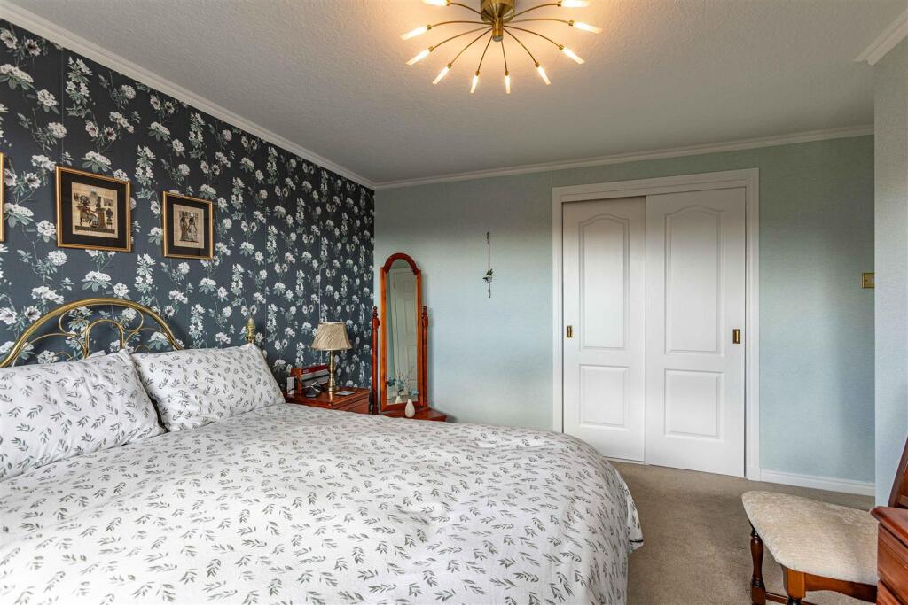 6 Eildon Lodge Gardens Galashiels Low Res 25.JPG