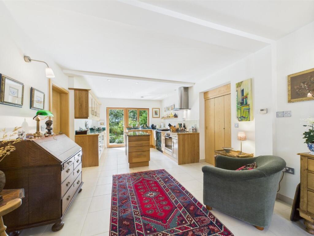 Kitchen &amp; Dining Area