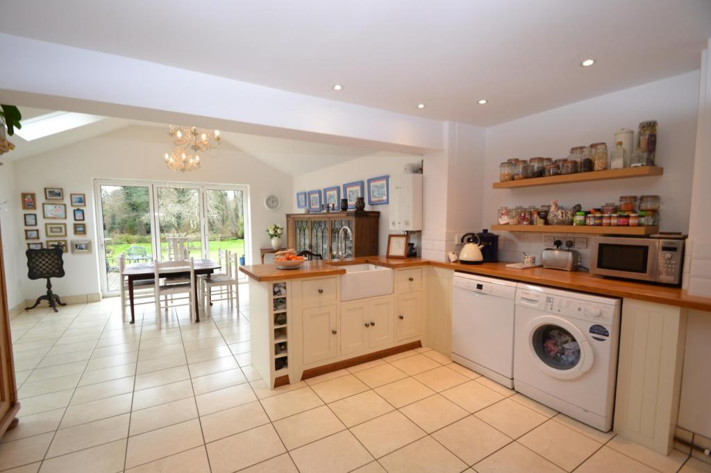 Kitchen/dining