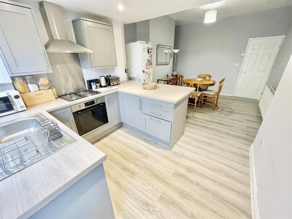Dining Kitchen Aspect 5