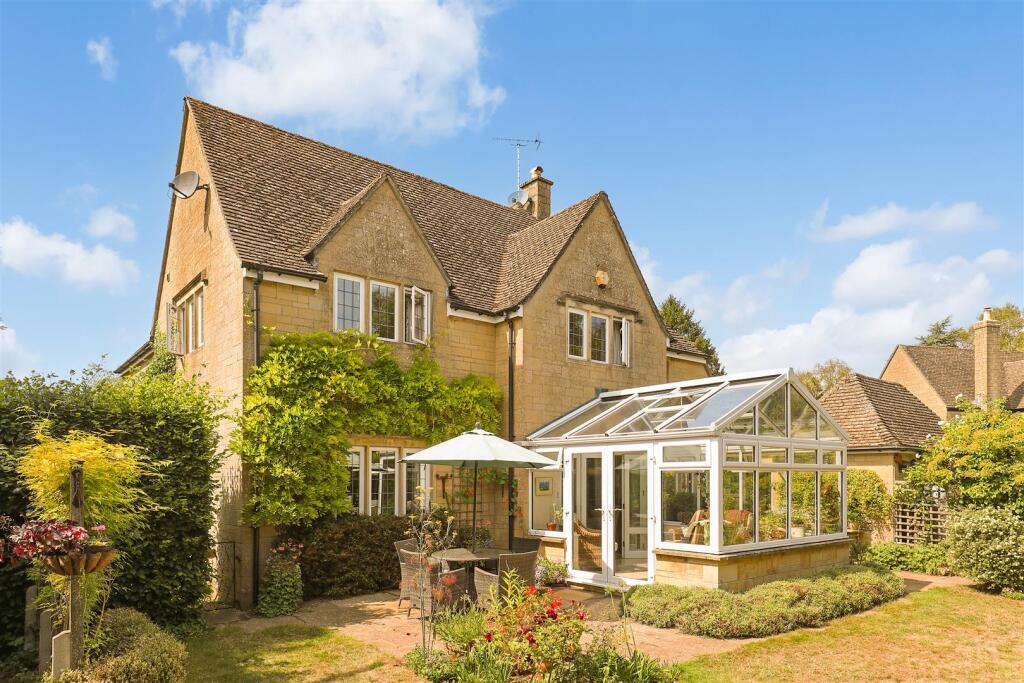 sketch_Ph50_6148566.jpg