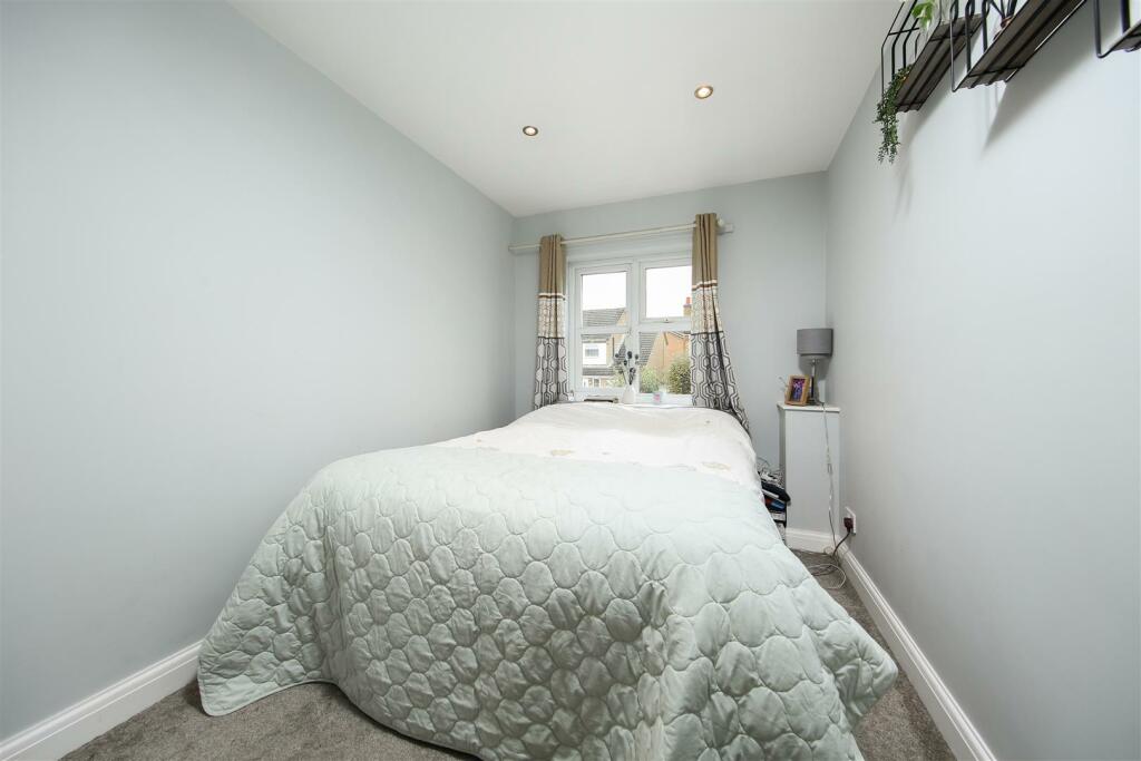 Bed2.2.jpg