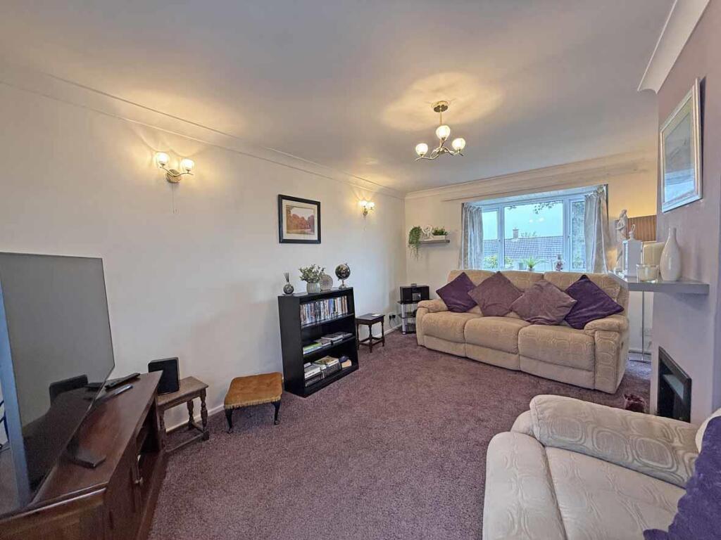 Selkirk Place 23 - Lounge Front.jpg