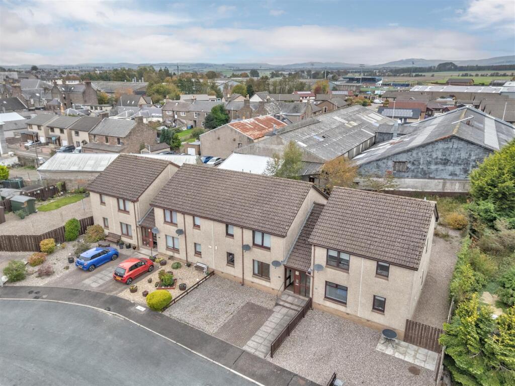 39 Service Road Forfar-11.JPG