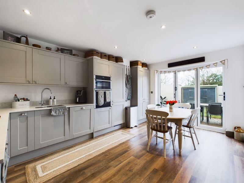 Dining kitchen