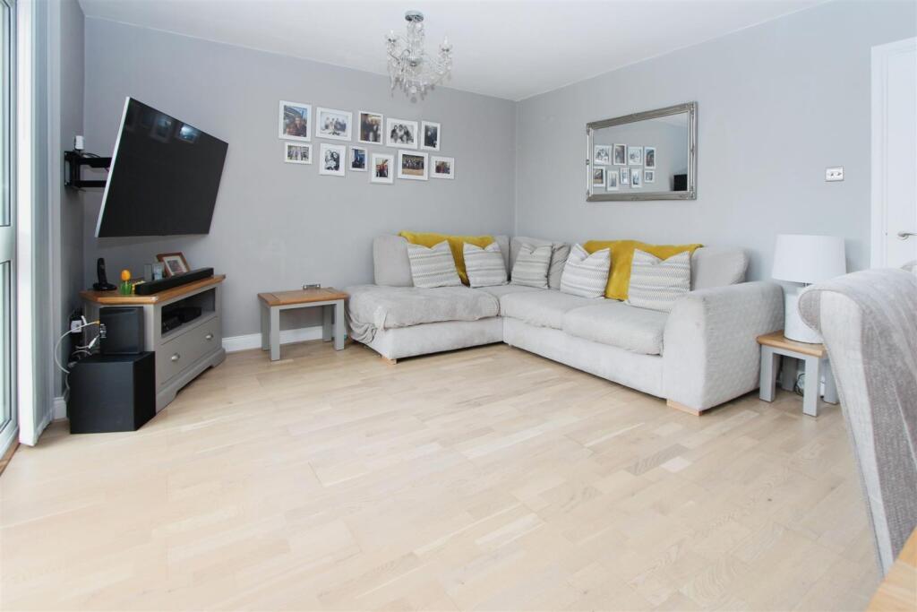 Sitting / Dining Room