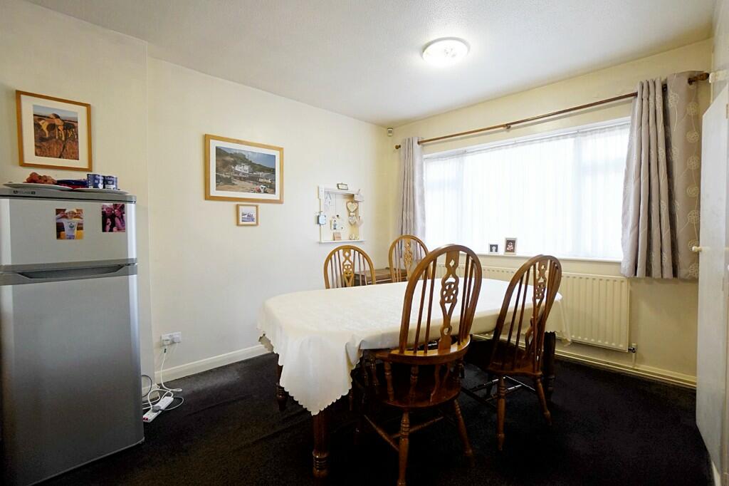 Kitchen dining rm
