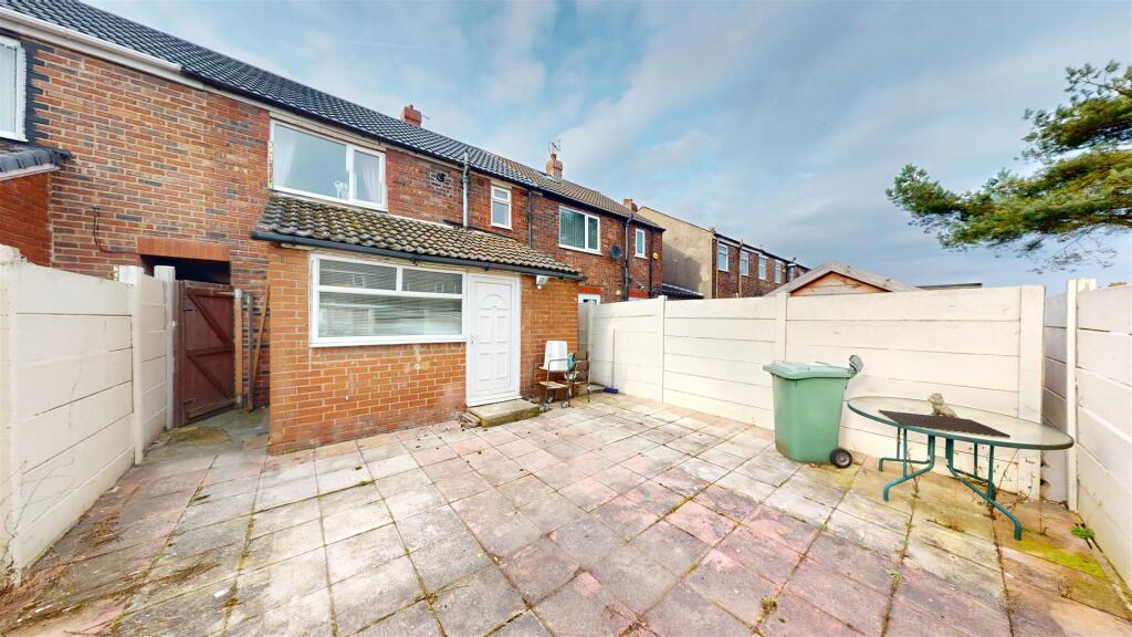 Holly Bank Grove Rear Garden