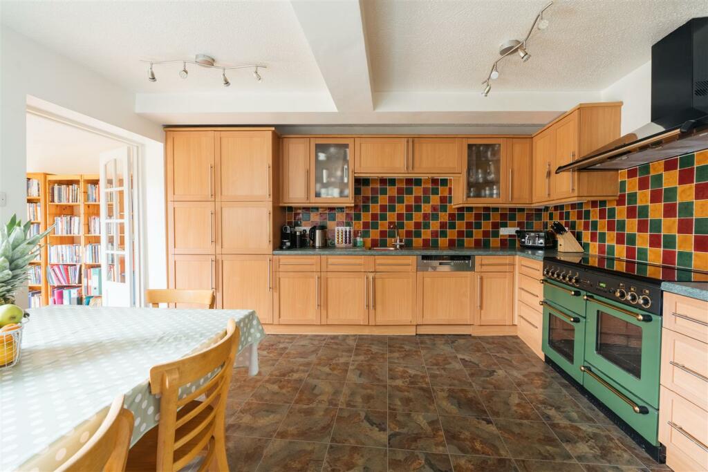 74 Highover Way, Hitchin-11.jpg