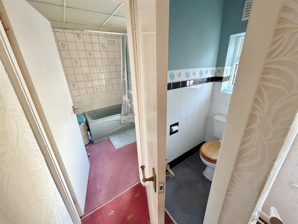 Bathroom WC