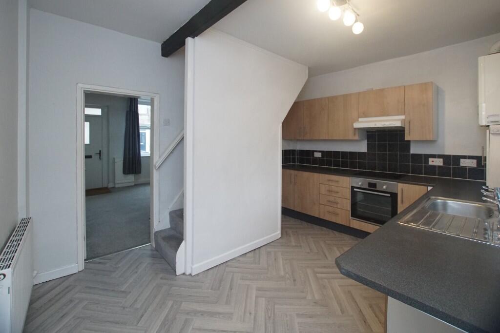 **AVAILABLE NOW!** Victoria Street, Glossop, SK13 8JF