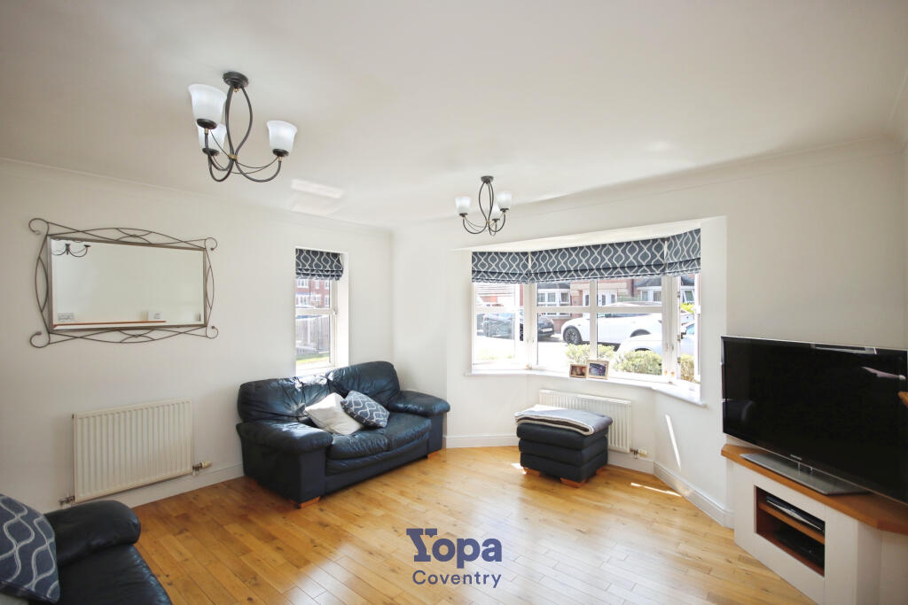 C1d912c3-Living 20Room 202.JPG