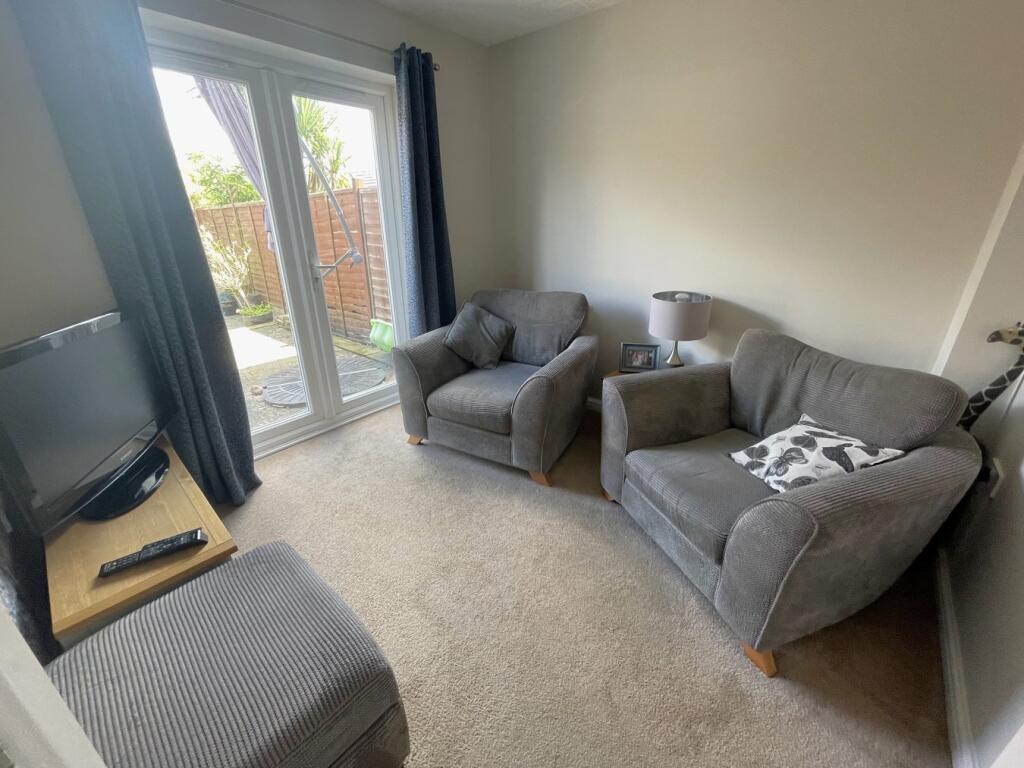Bedroom 2 / snug