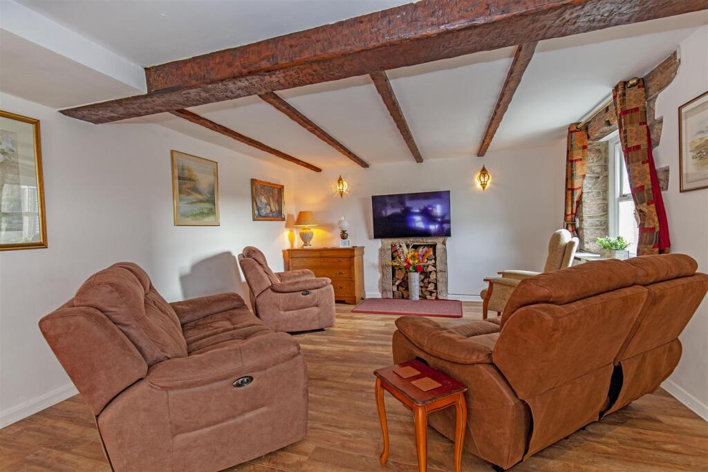 Reception Room-4.jpg