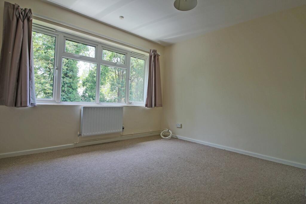 50 Shepherds Row Bed