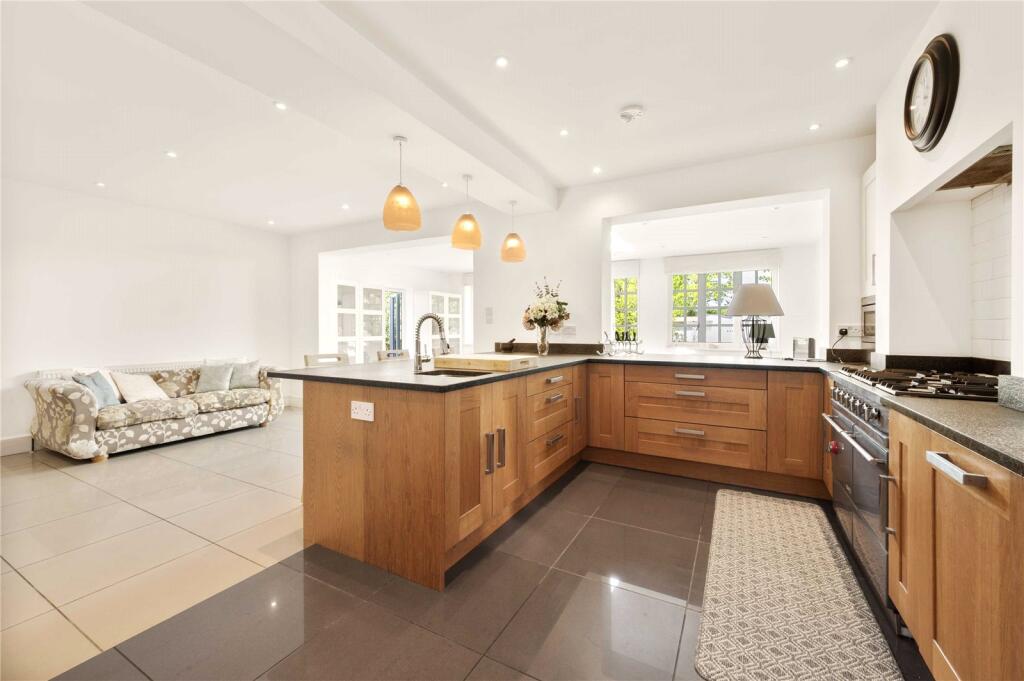 Kitchen/Breakfast Rm