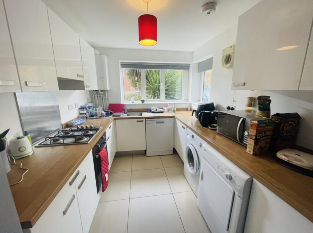 Semi-Detached - 5 Bedroom HMO