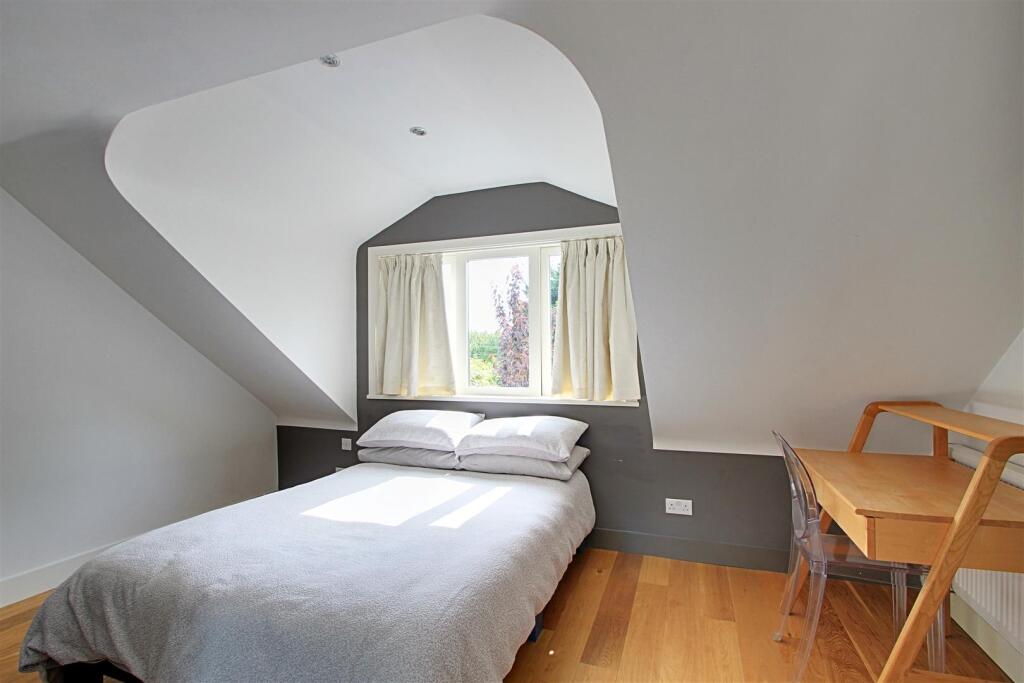 Bedroom.jpg